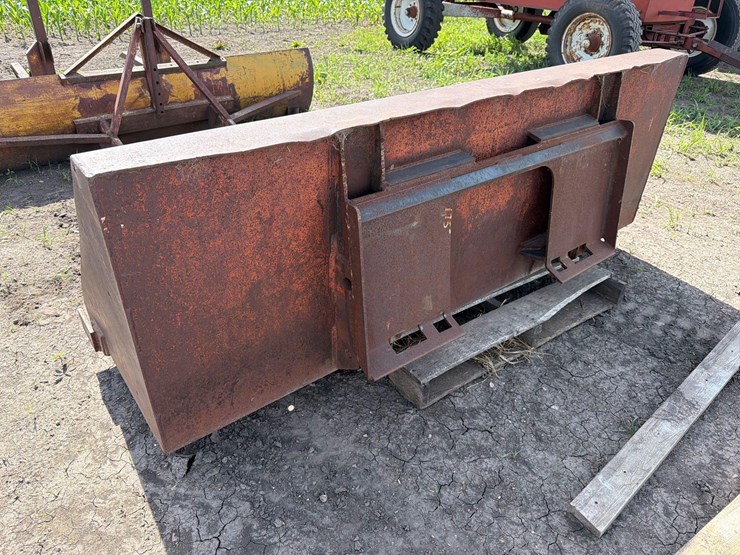 skidloader-quick-tach-7ft-bucket-image-2