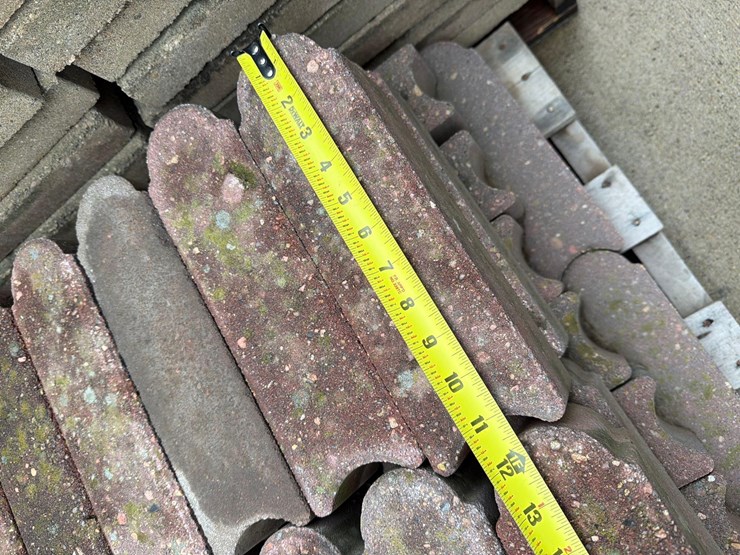 pallet-of-landscape-bullet-edgers-image-5