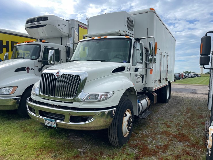 2016-international-durastar-4400-image-1