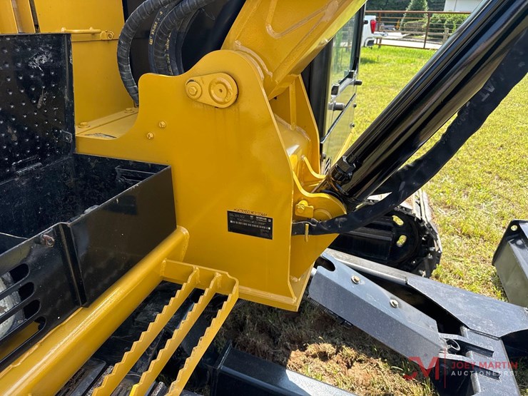 caterpillar-305.5e2-image-10