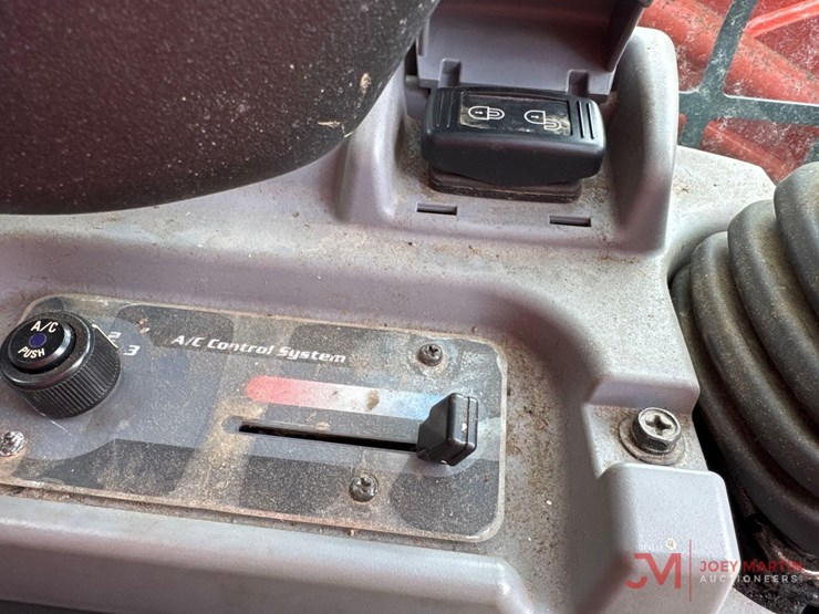 2018-kubota-svl95-2s-image-21