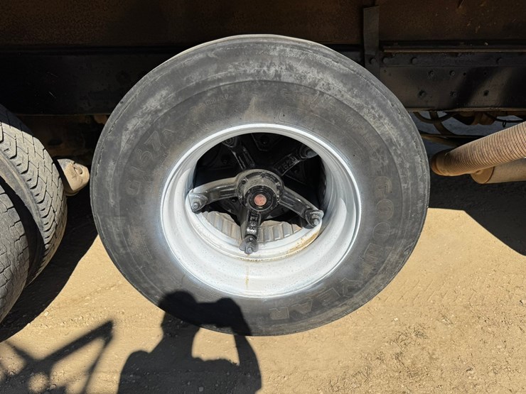 1989-ford-l9000-image-85