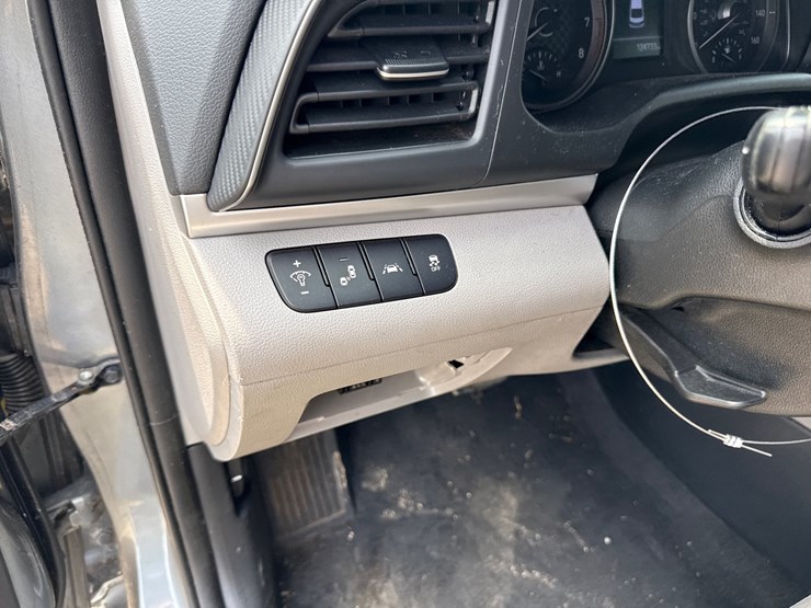 #42717-•-2019-hyundai-elantra-sedan-kmhd84lf4ku743043-inv#-42717-image-27