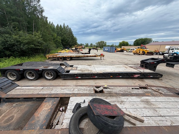 #1500-•-tri-axle-lowboy-trailer-image-6