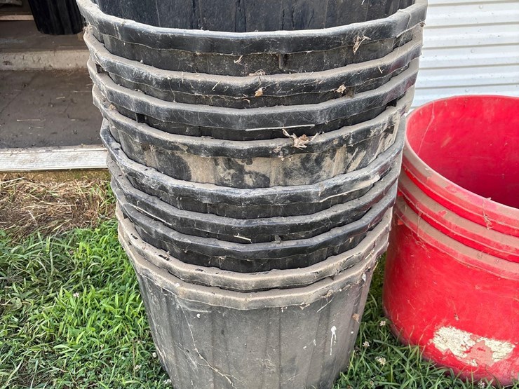 16---plastic-tubs-image-3