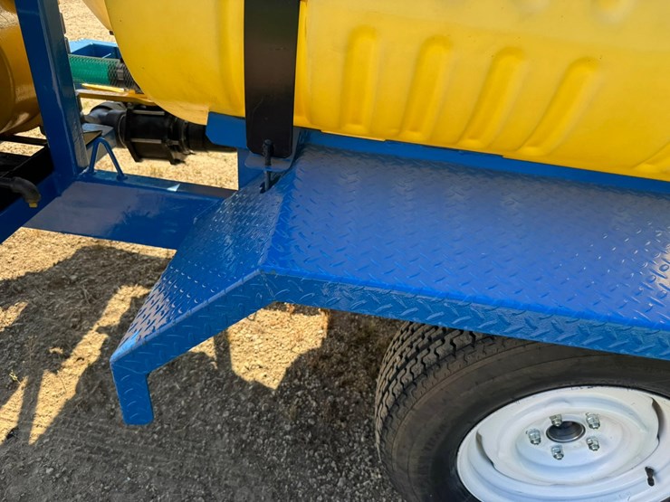 #1890-•-300-gal-towable-hydro-seeder-image-41