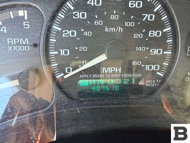 2002-chevrolet-silverado-2500hd-image-31