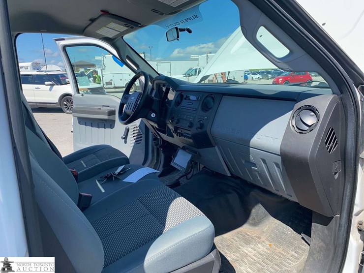 2012-ford-f550-image-17