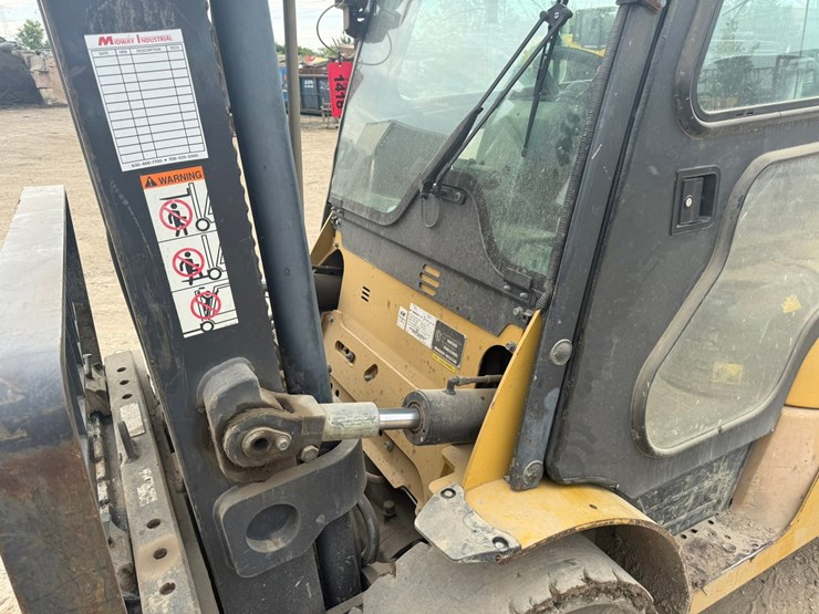 #2090-•-caterpillar-dp55n1-forklift-image-12