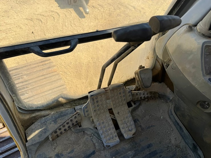 deere-230-lc-image-65