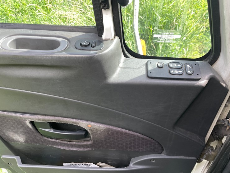 2017-international-durastar-4400-image-51