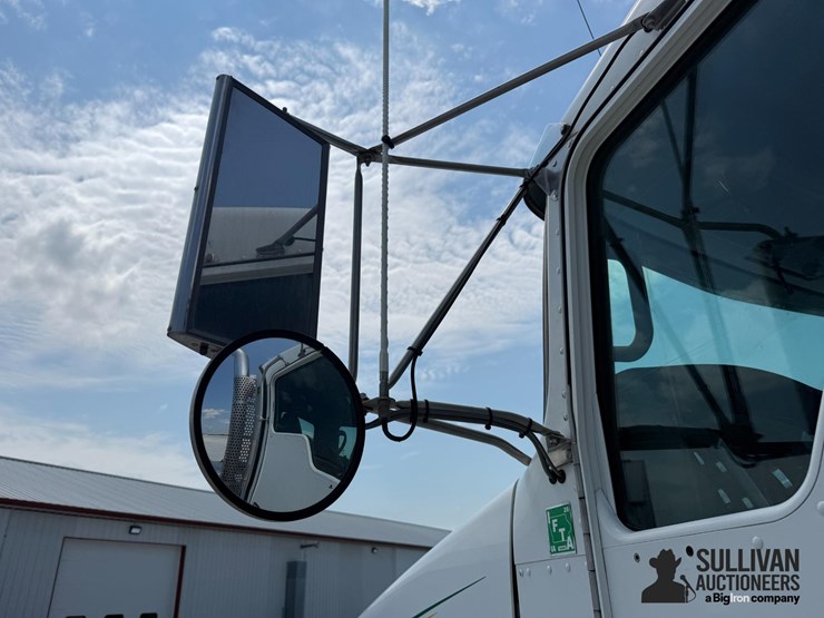 2010-kenworth-t800-image-15
