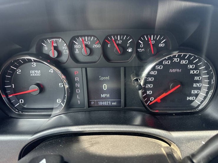 2018-chevrolet-silverado-2500hd-image-15