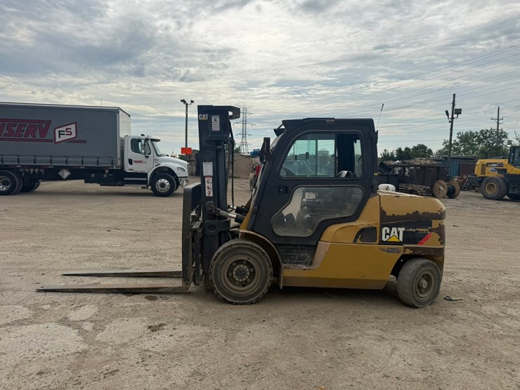 #2090-•-caterpillar-dp55n1-forklift-image-2