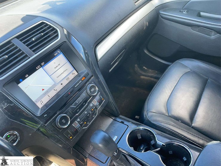 2017-ford-explorer-image-12