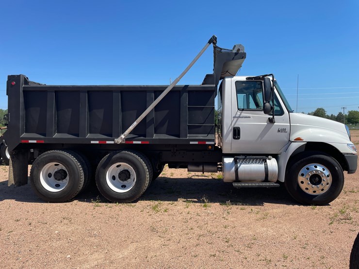 2003-international-durastar-4400-image-3