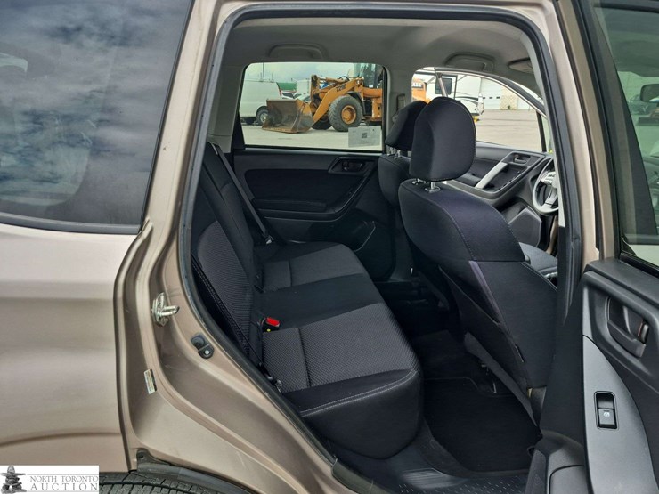 2015-subaru-forester-image-27