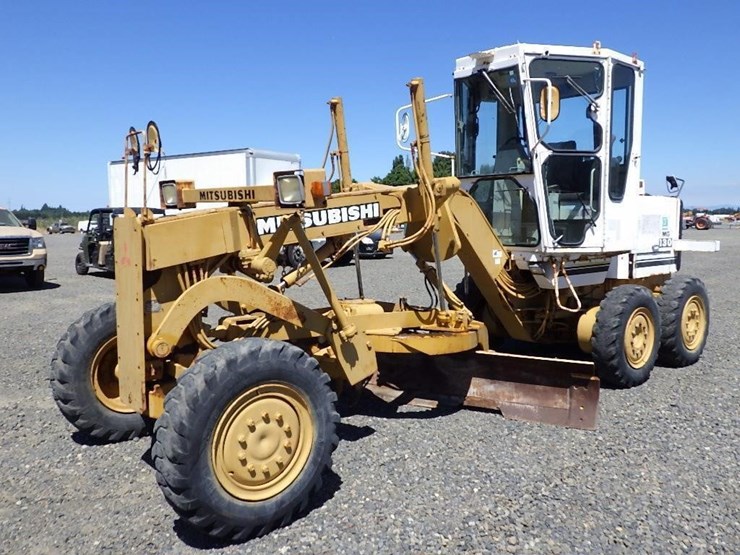 mitsubishi-mg130-motor-grader-image-1