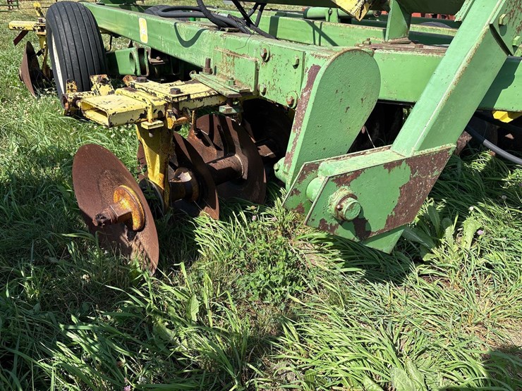 john-deere-230-image-20