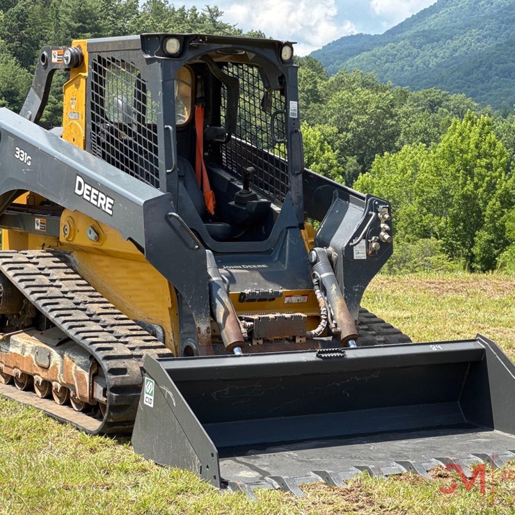 2024 DEERE 331G
