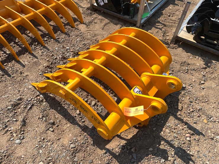 2026-caterpillar-305-image-1