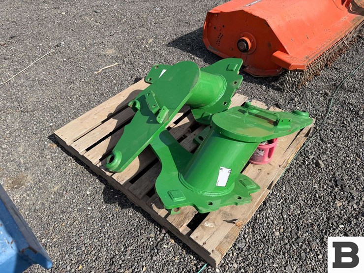 2015-john-deere-5e-tractor-loader-frame-mounts-image-4
