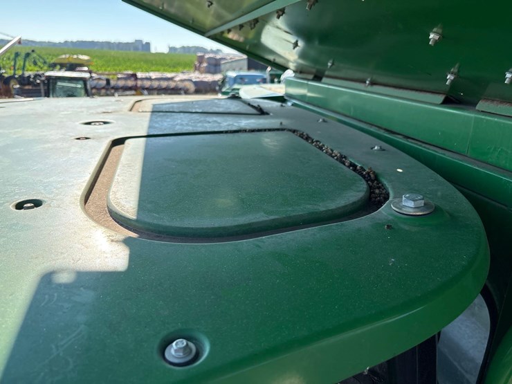 2012-john-deere-s680-image-85