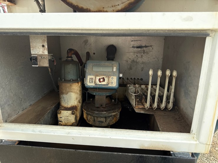2004-international-durastar-4300-image-32