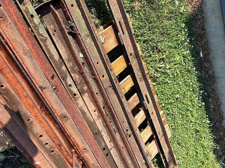 pile-of-assorted-steel-image-8