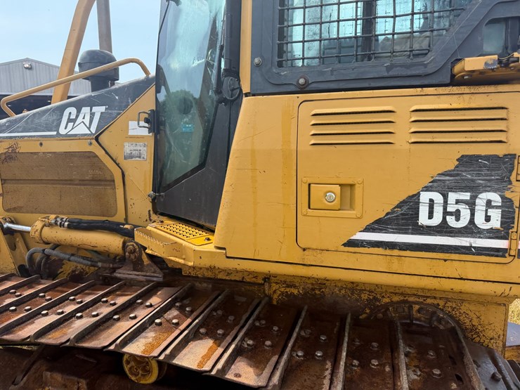 2005-caterpillar-d5g-image-32