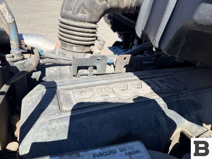 2016-peterbilt-579-image-41