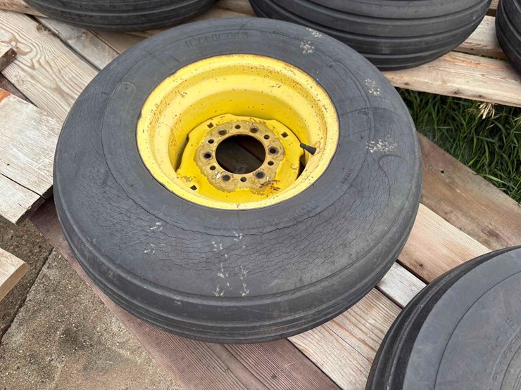 12.5l-15sl-rim-&-tire-image-1