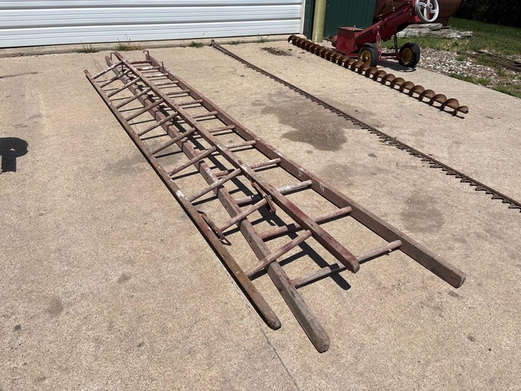 wooden-ladder-image-1