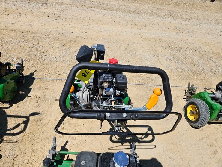 john-deere-180-image-4