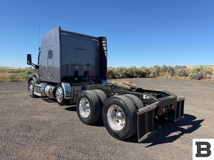 2016-peterbilt-579-image-3
