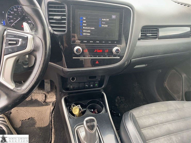 2022-mitsubishi-outlander-image-13