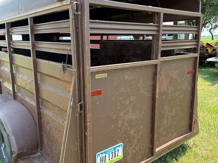 1984-circle-j-6ft-x-16ft-bumper-hitch-livestock-trailer-image-7