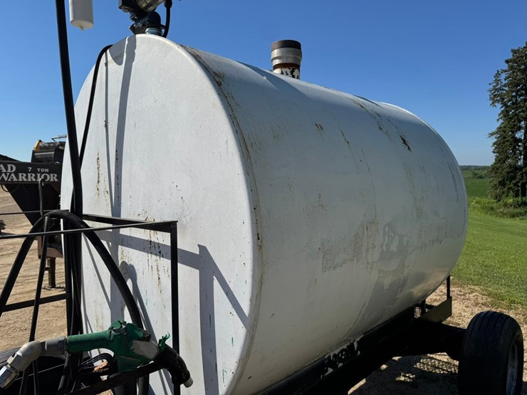 #1889-•-derson-mfg.-inc.-1000-gal-towable-fuel-tank-w/pump-image-15