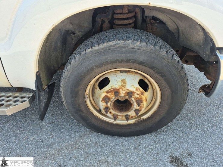 2011-ford-f350-image-31