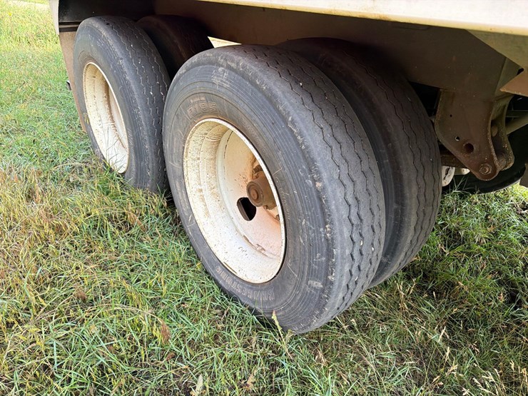 1999-maurer-32ft-semi-grain-trailer-image-15