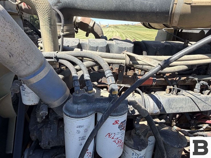 2001-mack-cl713-image-46