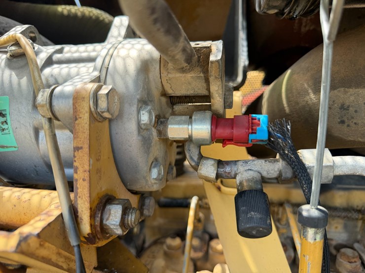 2005-caterpillar-d5g-image-59