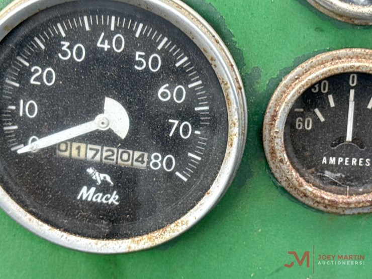 1963-b-model-mack-truck-image-16