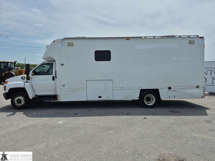 2006-chevrolet-kodiak-c5500-image-8