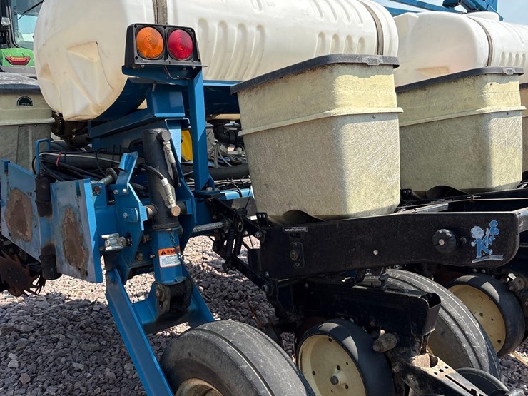 kinze-2210-image-17