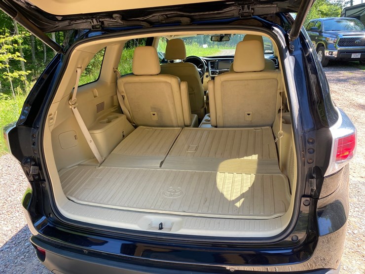 2016-toyota-highlander-image-21