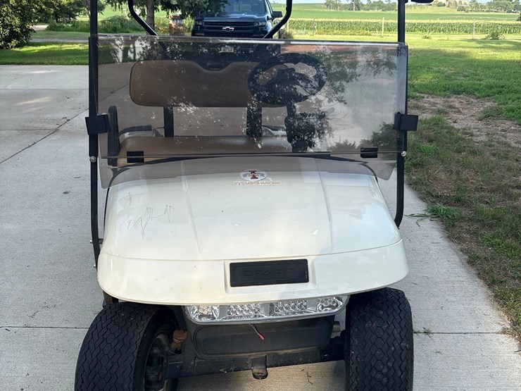 2003-ez-go-gas-golf-cart-image-2