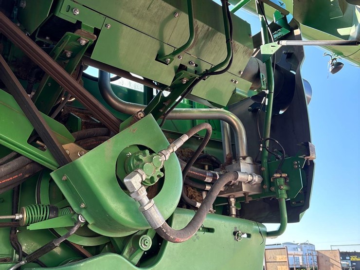 2012-john-deere-s680-image-61