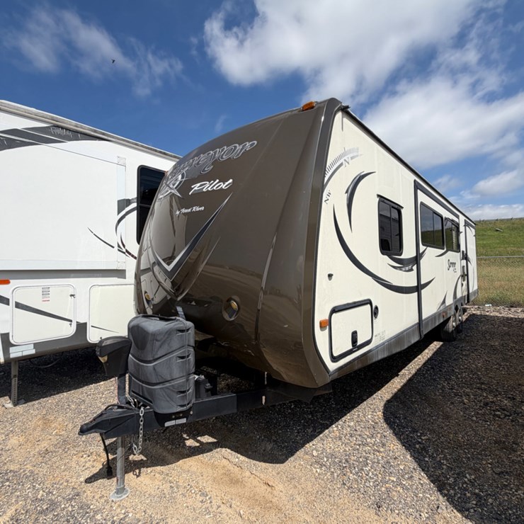 2014 FOREST RIVER SURVEYOR PILOT TRAVEL TRAILER