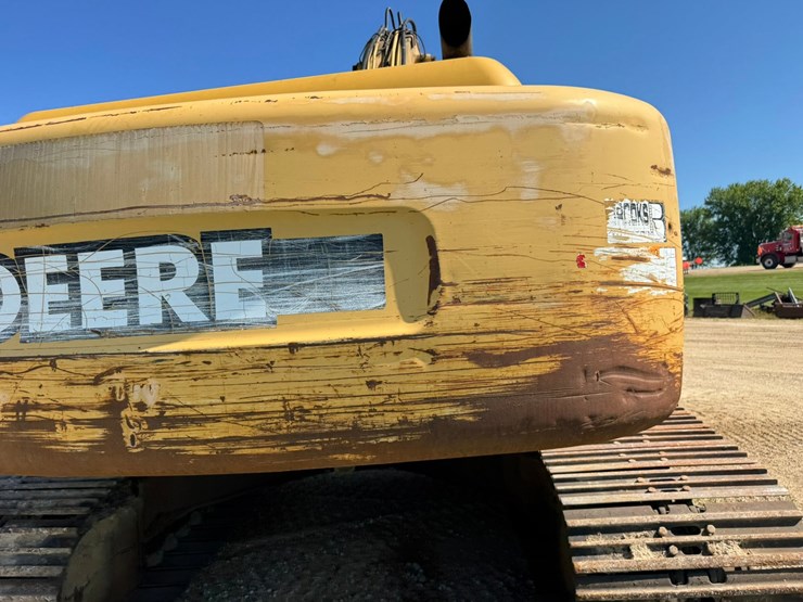 deere-230-lc-image-17